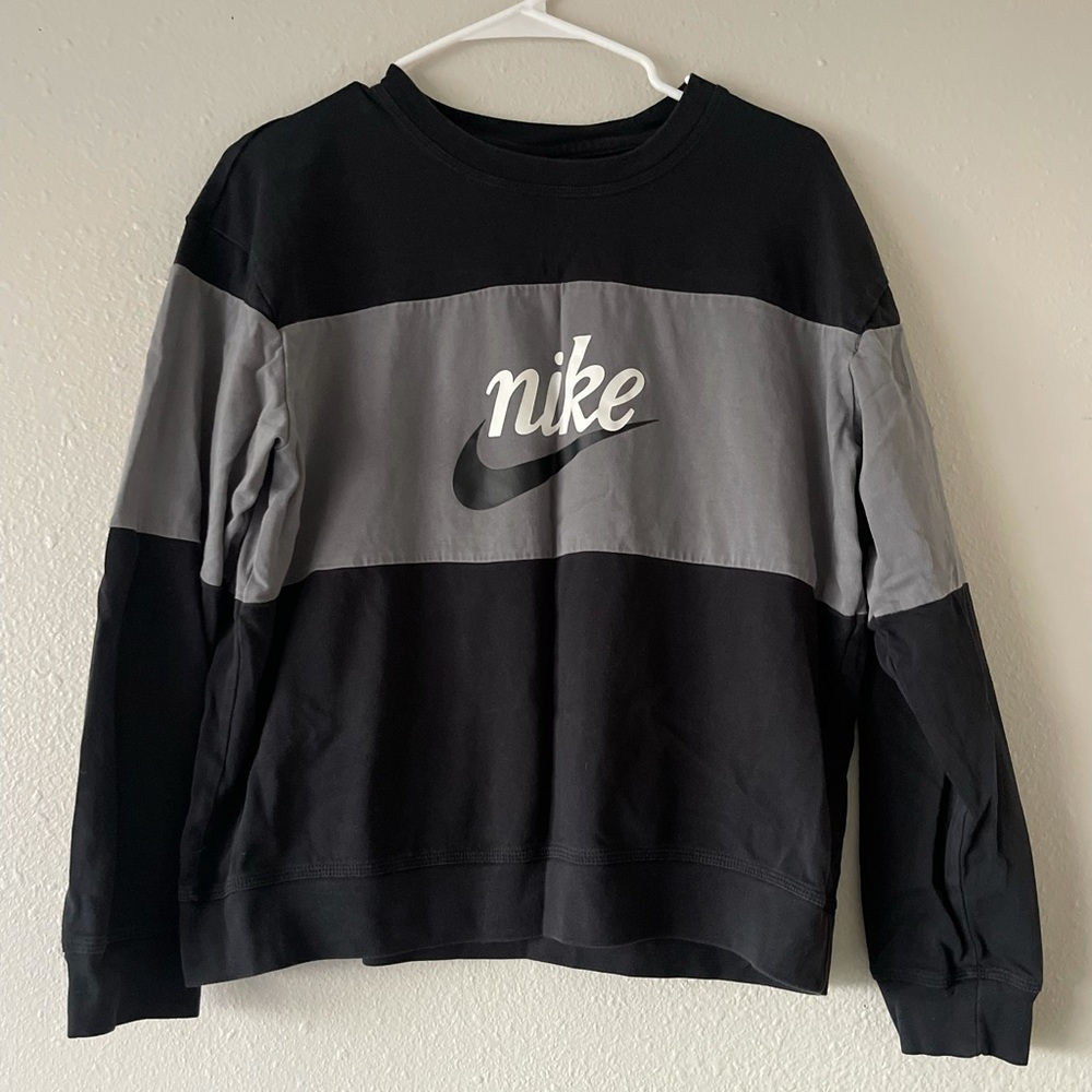 NIKE crewneck